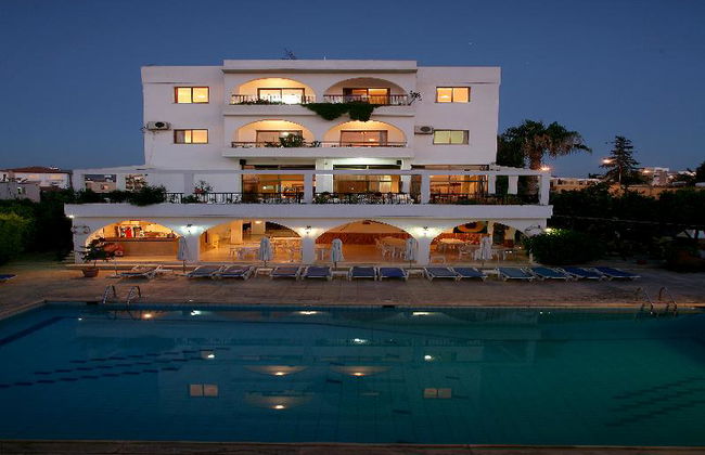 Stephanos Hotel Apartments - Photo 6