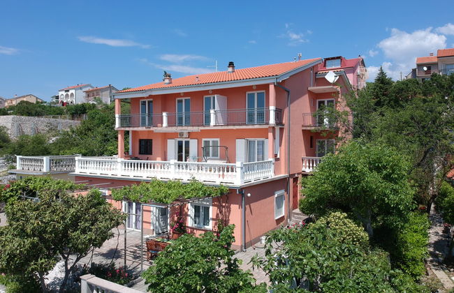 Apartamento de 3 quartos em Novi Vinodolski com jardim e terraço - Foto 16
