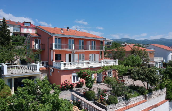 Apartamento de 3 quartos em Novi Vinodolski com jardim e terraço - Foto 17