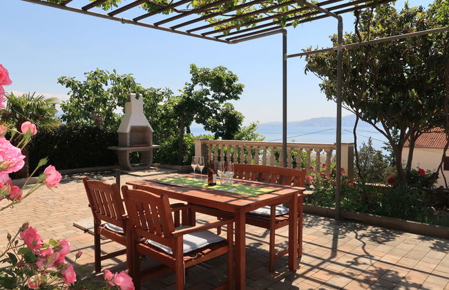 Apartamento de 3 quartos em Novi Vinodolski com jardim e terraço - Foto 1