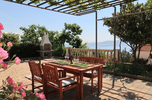 Foto 1 - Appartamento con 2 camere da letto a Novi Vinodolski con terrazza e vista mare