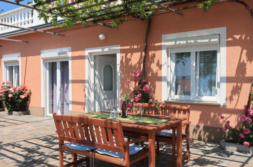 Photo 13 - 2 bedroom Apartment in Novi Vinodolski with garden and terrace