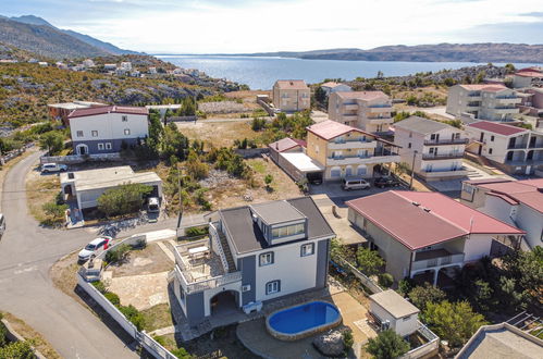 Foto 5 - Apartment mit 3 Schlafzimmern in Karlobag mit schwimmbad und blick aufs meer