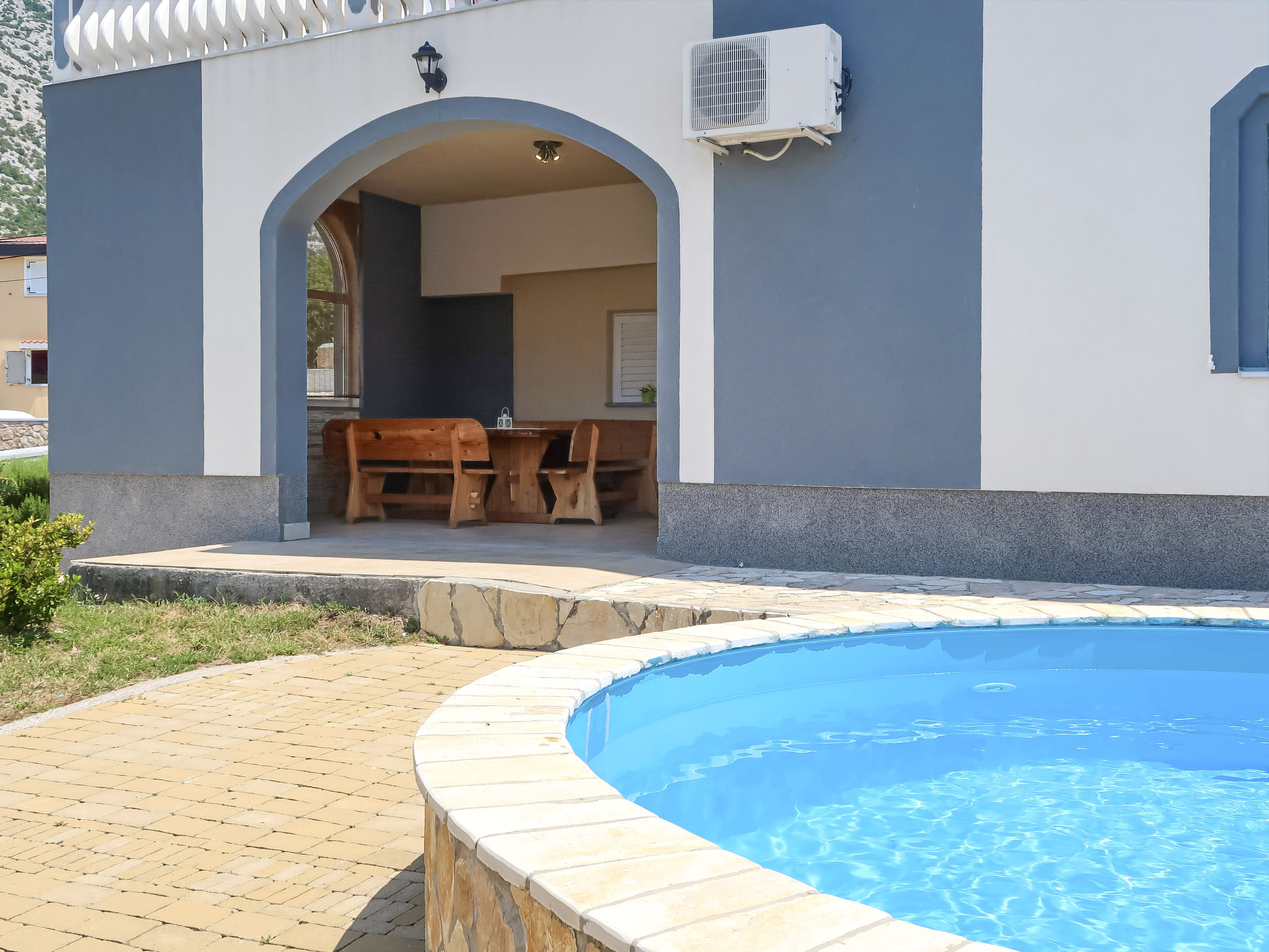 Foto 8 - Casa de 6 quartos em Karlobag com piscina privada e jardim