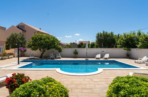 Photo 4 - Appartement de 1 chambre à Privlaka avec piscine et jardin