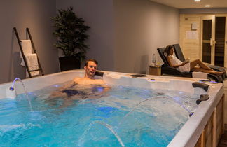 Photo 3 - Appartement de 2 chambres à Chamonix-Mont-Blanc avec piscine et vues sur la montagne