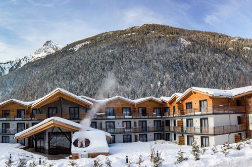 Foto 18 - Apartamento de 2 quartos em Chamonix-Mont-Blanc com piscina e vista para a montanha