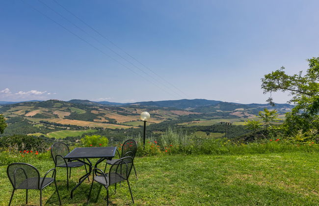 3 bedroom Apartment in Castelnuovo di Val di Cecina with swimming pool and garden - Photo 48