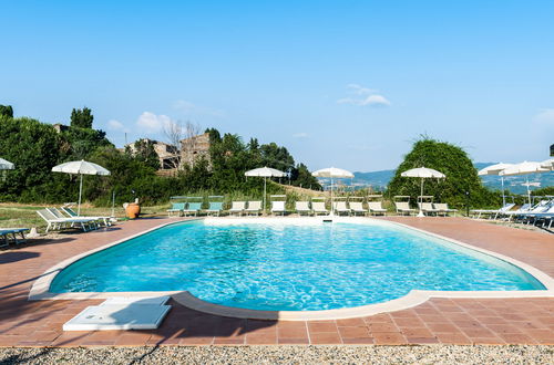 Foto 1 - Appartamento con 2 camere da letto a Castelnuovo di Val di Cecina con piscina e giardino