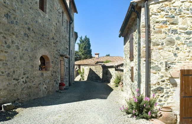 3 bedroom Apartment in Castelnuovo di Val di Cecina with swimming pool and garden - Photo 42