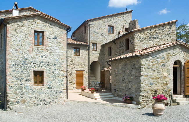 3 bedroom Apartment in Castelnuovo di Val di Cecina with swimming pool and garden - Photo 44