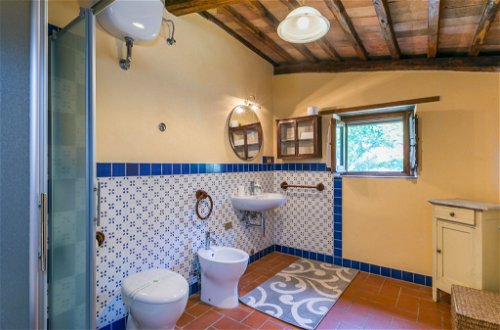Foto 18 - Apartment mit 1 Schlafzimmer in Castelnuovo di Val di Cecina mit schwimmbad und garten