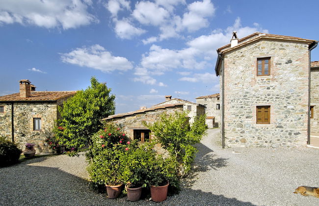 3 bedroom Apartment in Castelnuovo di Val di Cecina with swimming pool and garden - Photo 37