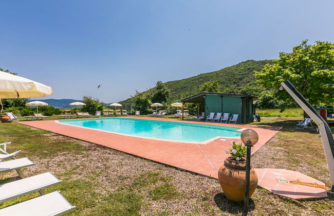 3 bedroom Apartment in Castelnuovo di Val di Cecina with swimming pool and garden - Photo 40