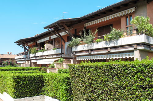 Photo 2 - Apartment in Lazise with swimming pool and mountain view
