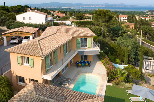 Foto 33 - Casa con 4 camere da letto a Fréjus con piscina privata e giardino