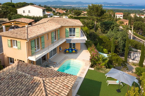 Foto 23 - Casa de 4 quartos em Fréjus com piscina privada e vistas do mar