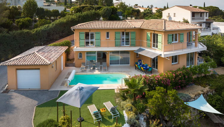 Photo 1 - Maison de 4 chambres à Fréjus avec piscine privée et vues à la mer