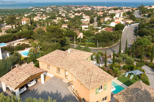 Foto 29 - Casa de 4 quartos em Fréjus com piscina privada e jardim