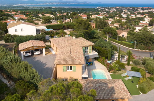 Foto 37 - Casa con 4 camere da letto a Fréjus con piscina privata e vista mare