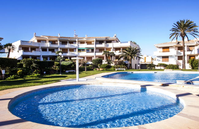 Casa de 4 quartos em Dénia com piscina e jardim - Foto 1