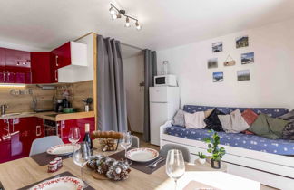 Foto 2 - Apartment mit 1 Schlafzimmer in Villarembert mit schwimmbad und blick auf die berge