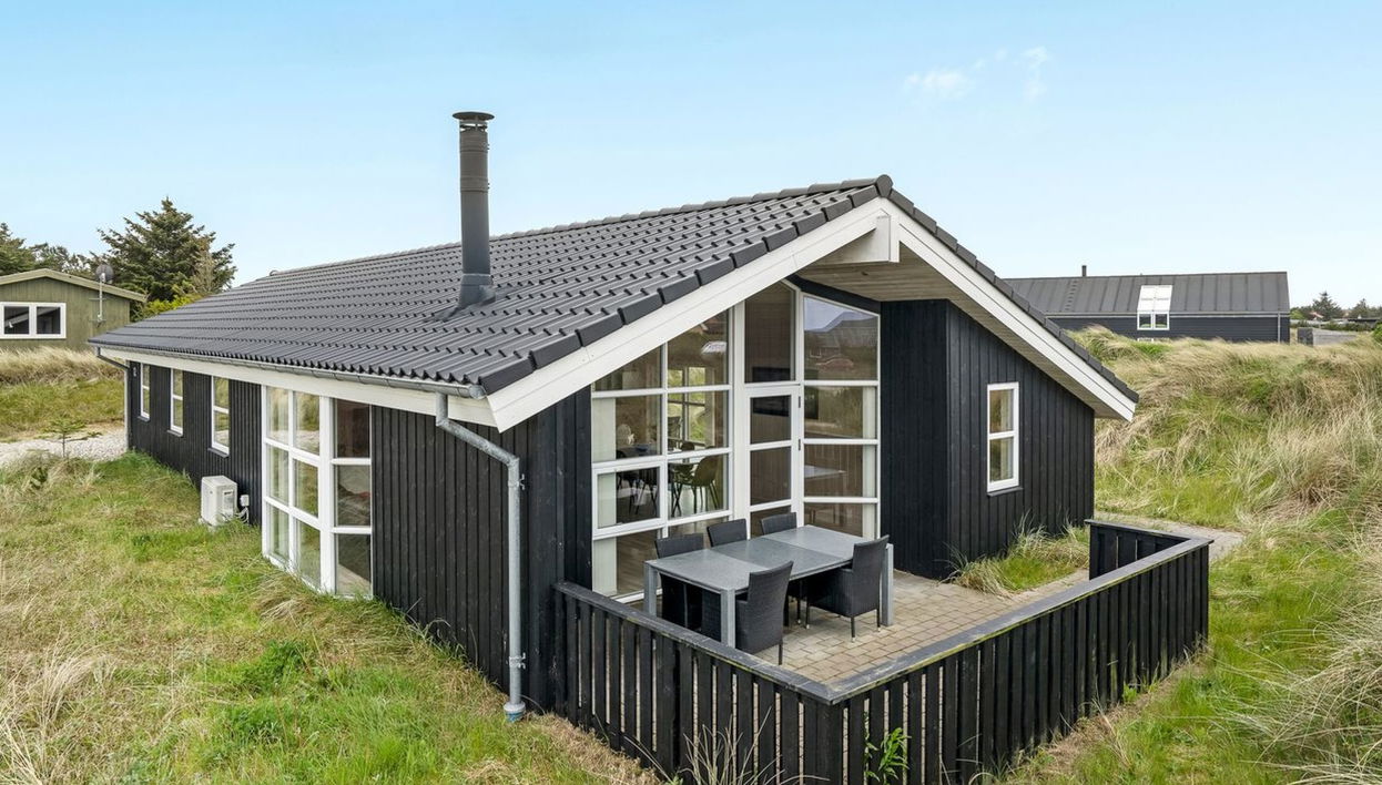 Casa de 3 quartos em Klitmøller com terraço e sauna - Foto 1