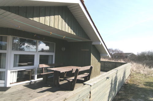 Photo 3 - Maison de 3 chambres à Rindby Strand avec terrasse et sauna