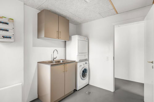 Foto 22 - Casa con 5 camere da letto a Blåvand con piscina privata e terrazza