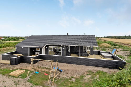 Photo 23 - Maison de 3 chambres à Harboøre avec terrasse et bain à remous