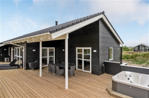 Foto 1 - Casa con 3 camere da letto a Harboøre con terrazza e vasca idromassaggio