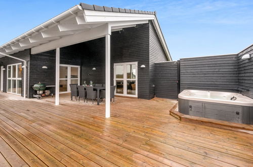 Foto 1 - Casa con 3 camere da letto a Harboøre con terrazza e vasca idromassaggio