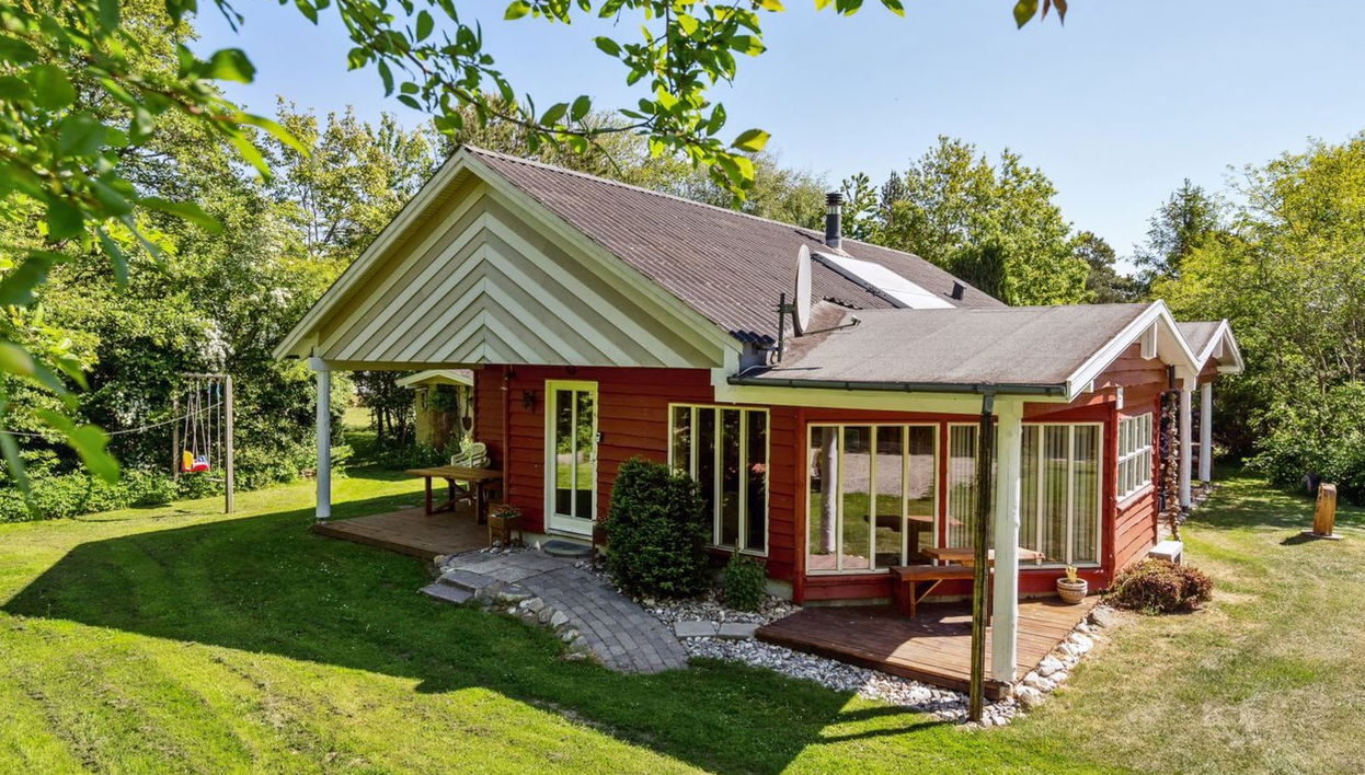 Casa de 2 quartos em Thyholm com terraço e banheira de hidromassagem - Foto 1