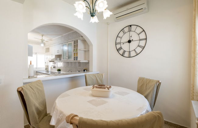 5 bedroom House in Castelló d'Empúries with private pool and garden - Photo 12