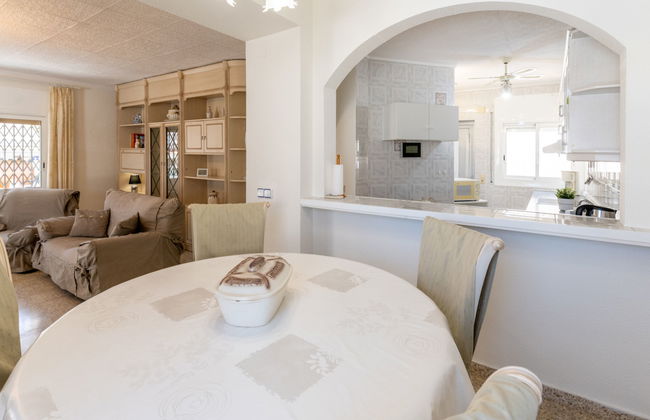 5 bedroom House in Castelló d'Empúries with private pool and garden - Photo 10