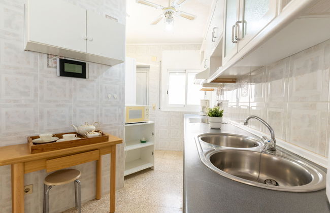 5 bedroom House in Castelló d'Empúries with private pool and garden - Photo 13