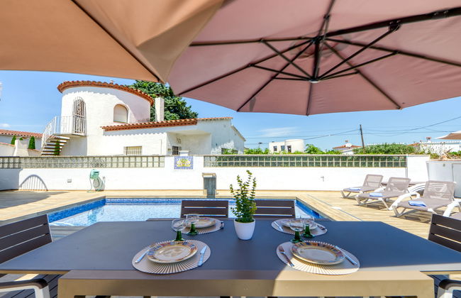 5 bedroom House in Castelló d'Empúries with private pool and garden - Photo 35