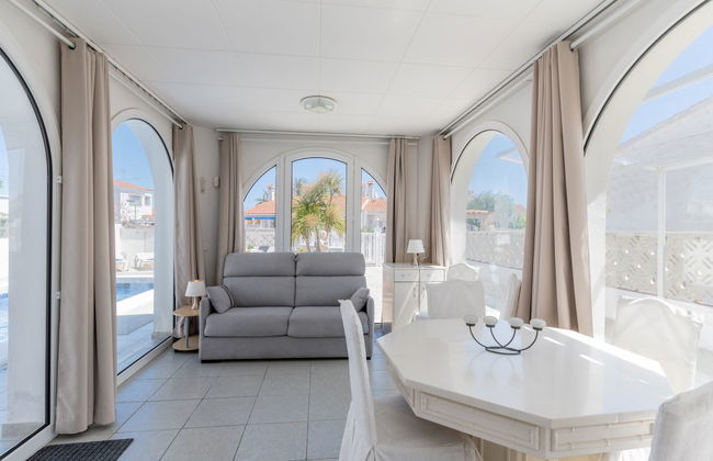 5 bedroom House in Castelló d'Empúries with private pool and garden - Photo 22