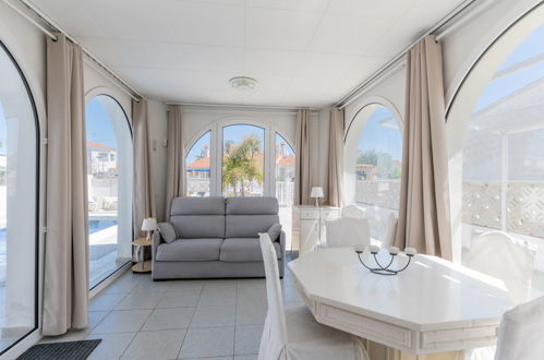 Foto 22 - Casa de 3 quartos em Castelló d'Empúries com piscina privada e vistas do mar