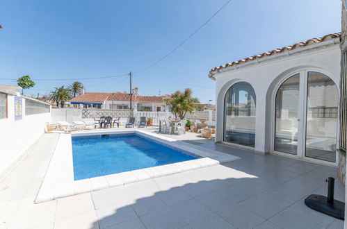 Photo 32 - Maison de 3 chambres à Castelló d'Empúries avec piscine privée et vues à la mer