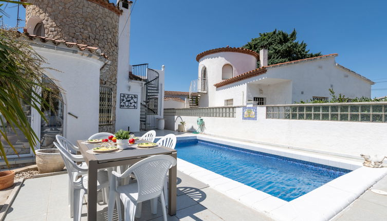 Foto 1 - Casa de 3 quartos em Castelló d'Empúries com piscina privada e vistas do mar