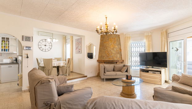 5 bedroom House in Castelló d'Empúries with private pool and garden - Photo 3