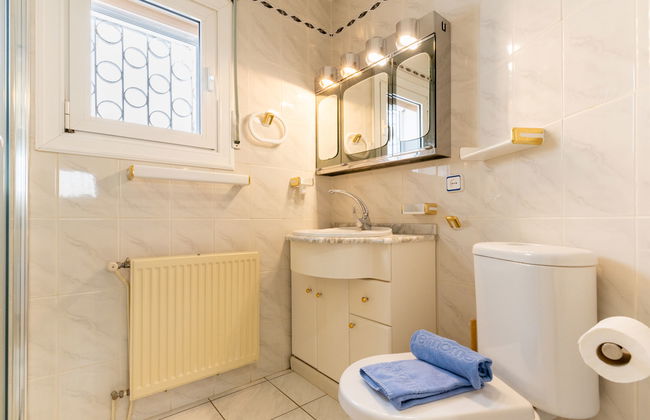 5 bedroom House in Castelló d'Empúries with private pool and garden - Photo 24