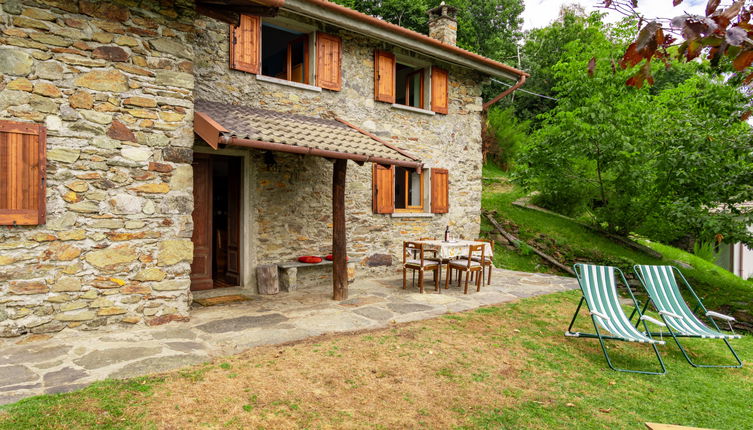 Photo 1 - Maison de 2 chambres à Plesio avec jardin et vues sur la montagne