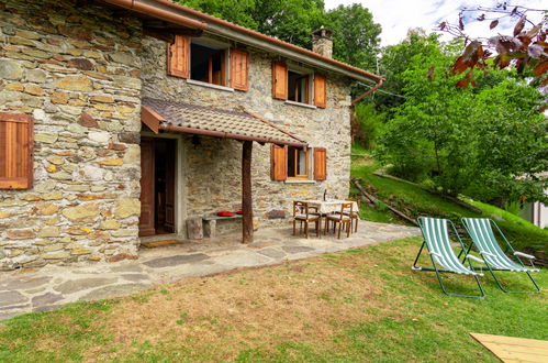 Foto 1 - Casa de 2 habitaciones en Plesio con jardín y vistas a la montaña