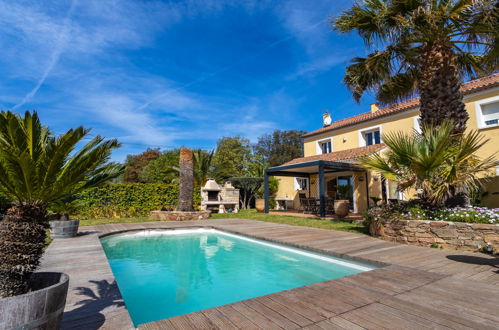 Foto 18 - Casa de 3 quartos em Bormes-les-Mimosas com piscina privada e vistas do mar