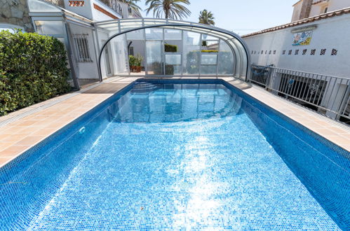 Foto 33 - Appartamento con 2 camere da letto a Castelló d'Empúries con piscina e vista mare