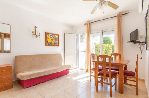 Foto 3 - Apartamento de 2 habitaciones en Castelló d'Empúries con piscina y vistas al mar
