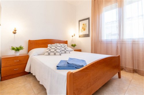 Photo 4 - 2 bedroom Apartment in Castelló d'Empúries with swimming pool and sea view
