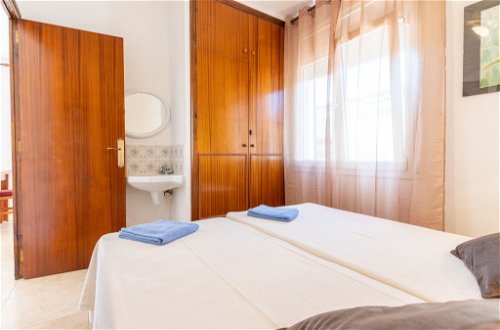Photo 17 - 2 bedroom Apartment in Castelló d'Empúries with swimming pool and sea view